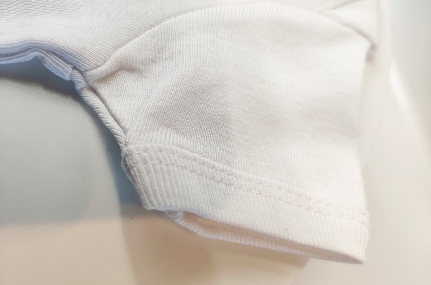 Baby Geschenk Babybody Hilfe holt Oma - Geschenk für Oma - Strampler - Großeltern Geschenk