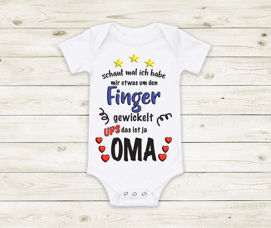 Baby Geschenk Babybody Babybody "Oma um den Finger gewickelt" Strampler als Geschenk zur Geburt