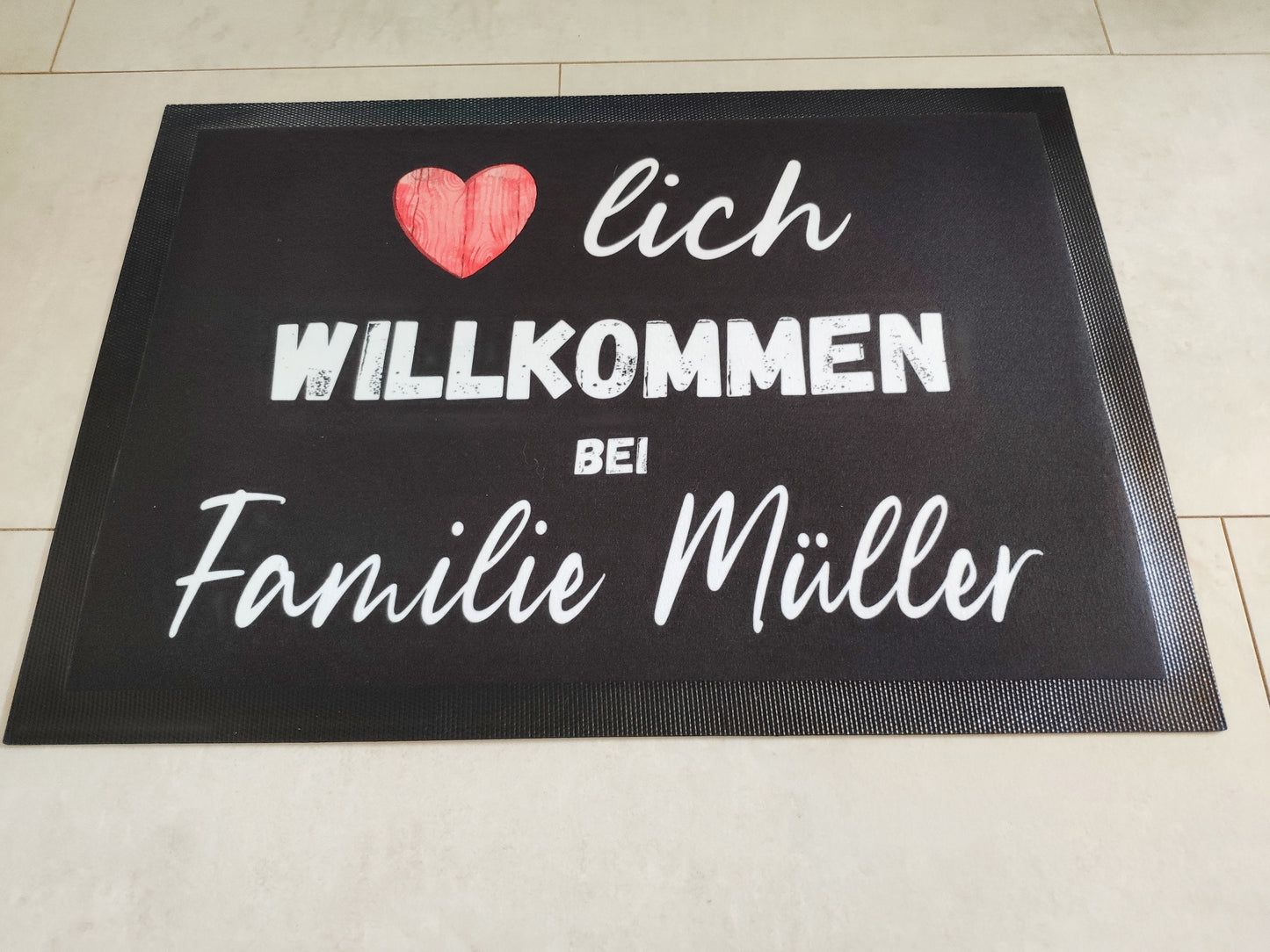 Fußmatte personalisierbar mit Wunschname Holz Herz Text Herzlich Wilkommen bei ( Wunschtext)