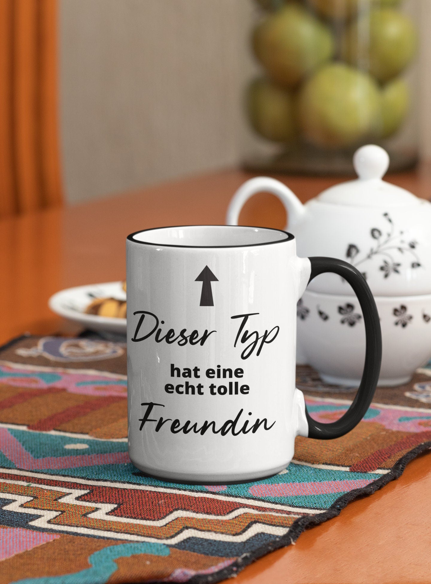 Tasse zum Valentinstag Dieser Typ hat tolle Freundin Geschenk Mann für Männer Geschenkidee Tasse mit Spruch