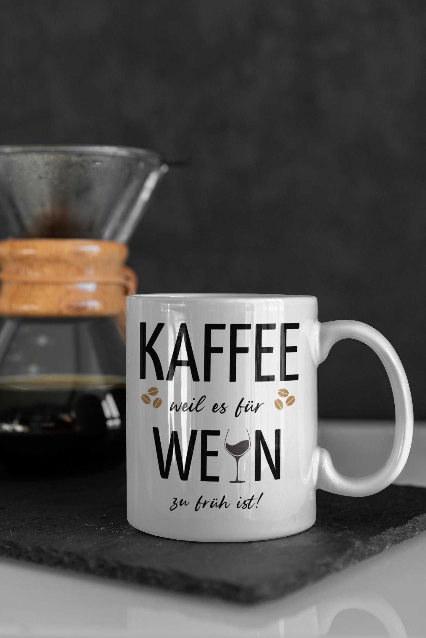 Tasse mit Spruch - Kaffee weil es für Wein zu früh ist - Kaffeetasse Geschenk Kollegen Geschenkidee Büro